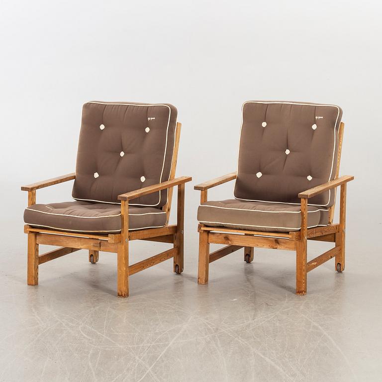 ELSA STACKELBERG, ett par fåtöljer för Fri Form.