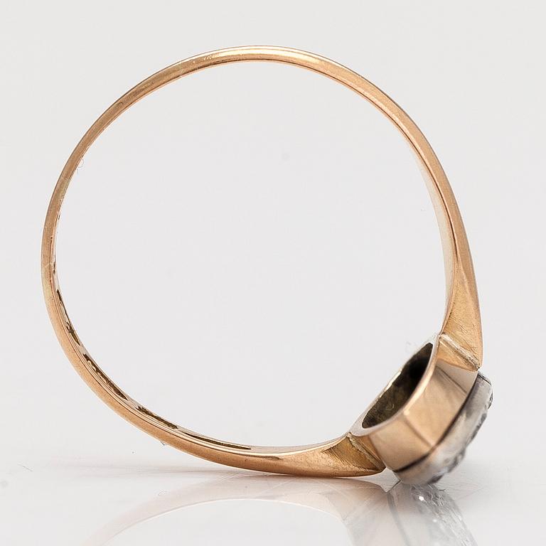 Ring, 18K guld, med gammalslipade diamanter, Gösta Helenius, Åbo, 1900-talets första hälft.