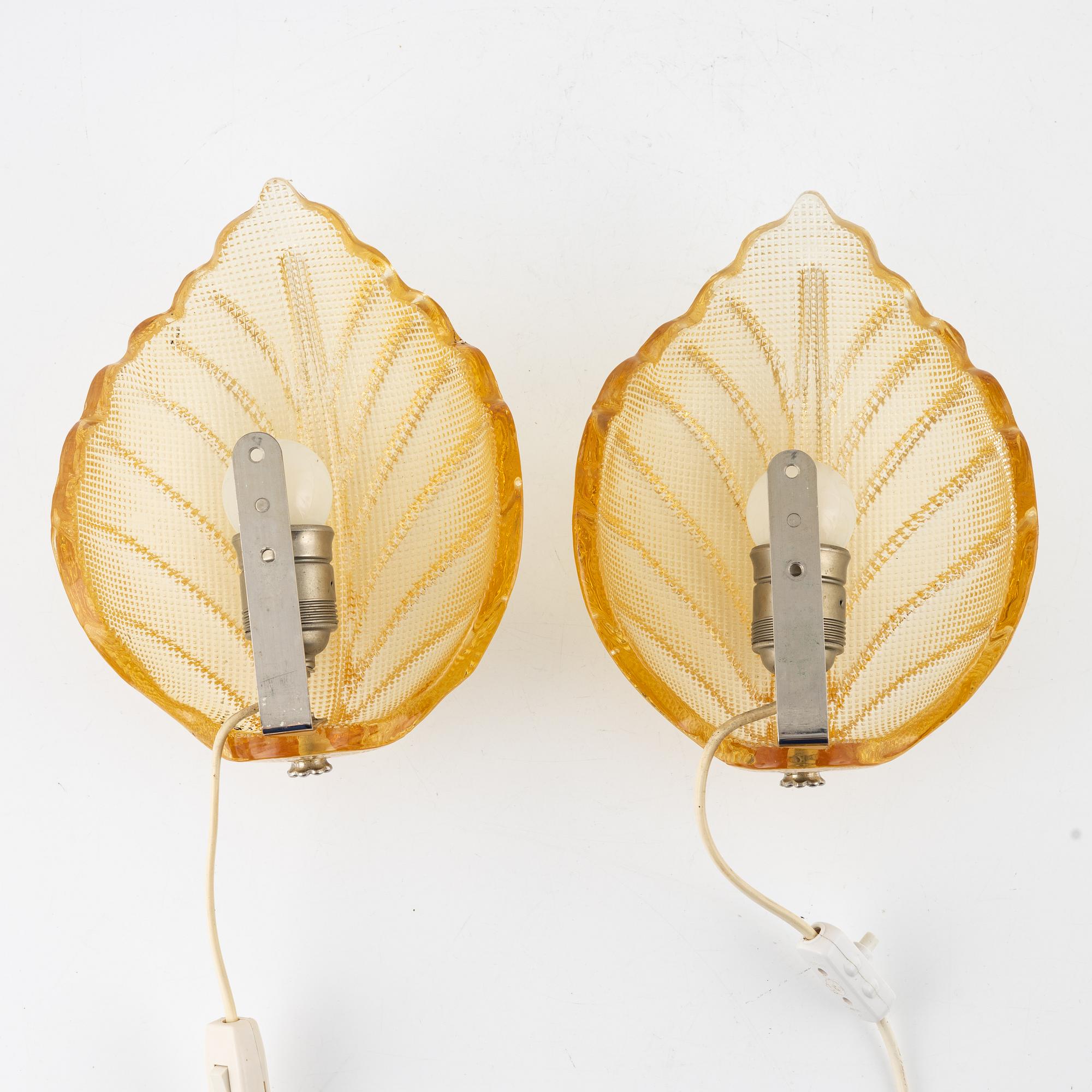 A pair of wall lights, attributed Orrefors, 20th Century.