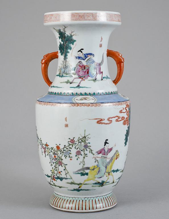 VAS, porslin, Kina, sent 1800-tal.