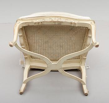 KARMSTOL, rokokostil, 1900-talets andra hälft.