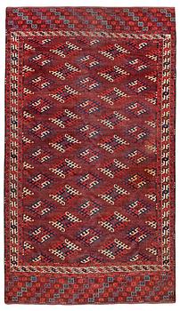 322. SEMI-ANTIQUE YOMOUD. 291,5 x 174,5 cm (plus about 3 cm of flat weave at each end).