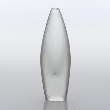 TAPIO WIRKKALA, vas, "Sulka / Fjäder", glas, Iittala, signerad, daterad -57.