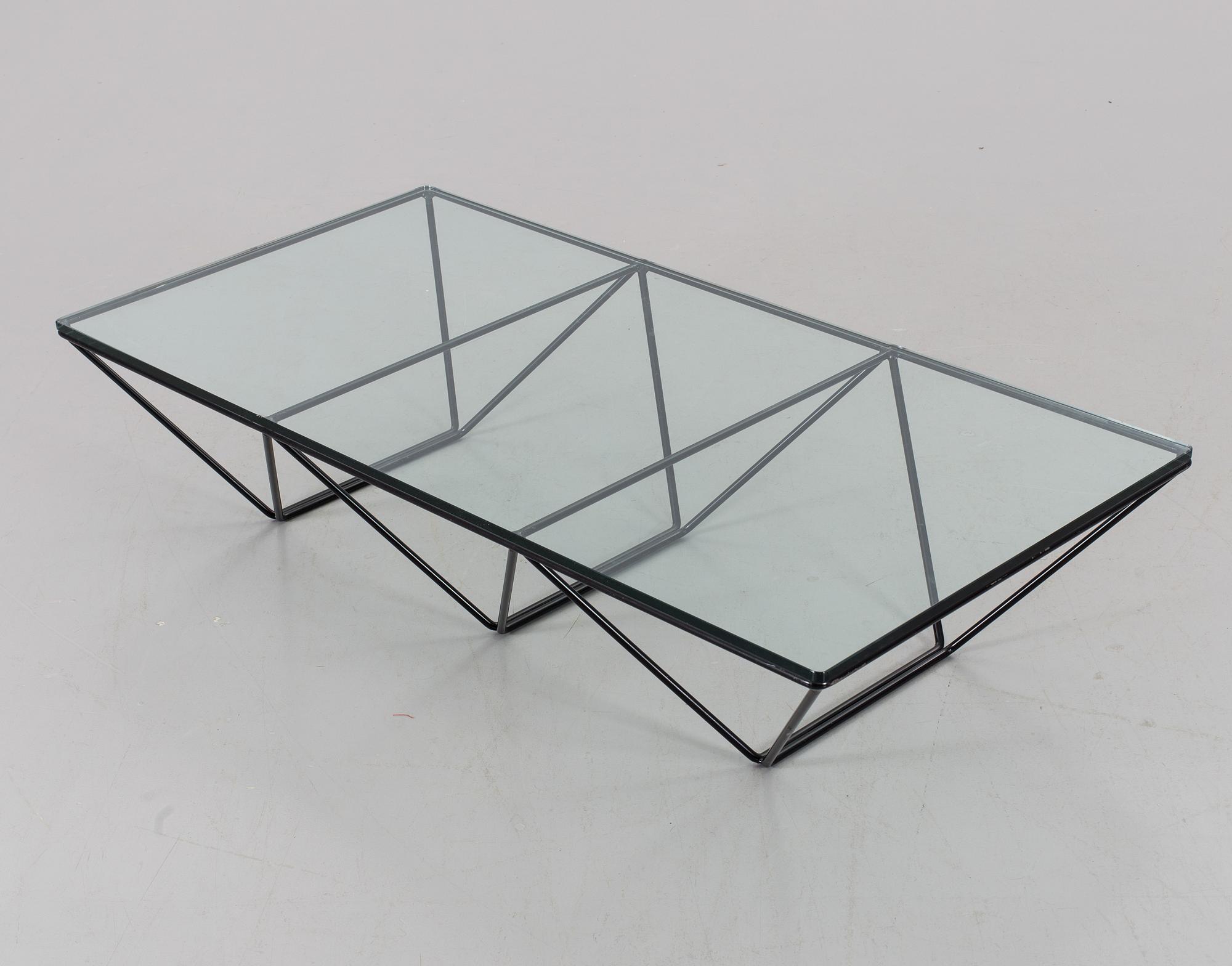 A PAOLO PIVA "ALANDA" COFFEE TABLE, B&B Italy.