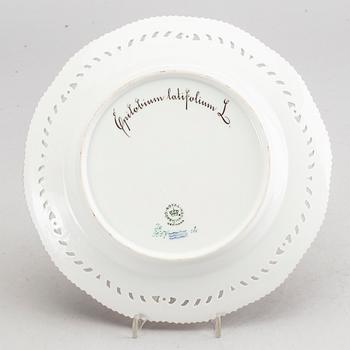 ROYAL COPENHAGEN, a "Flora Danica" porcelain plate.