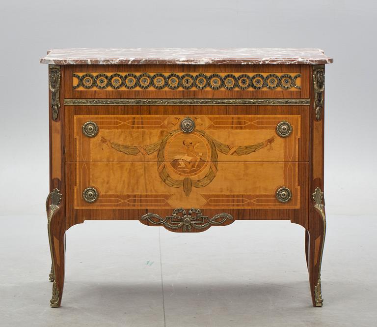 BYRÅ, Haupt-stil, gustaviansk stil. 1900-talets mitt.