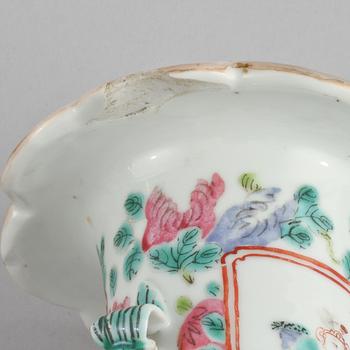 VASER, 3 st, porslin, Kina, troligen 1800-tal.