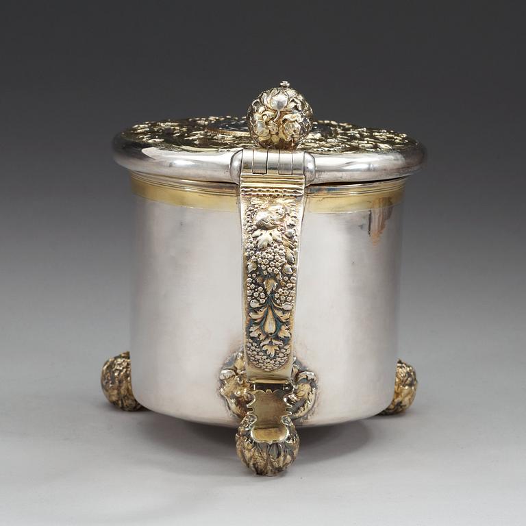 A Swedish parcel-gilt tankard, makers mark of Erik Nordwall, Norrköping (-1699-1723).