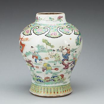 A famille rose vase, late Qing dynasty.