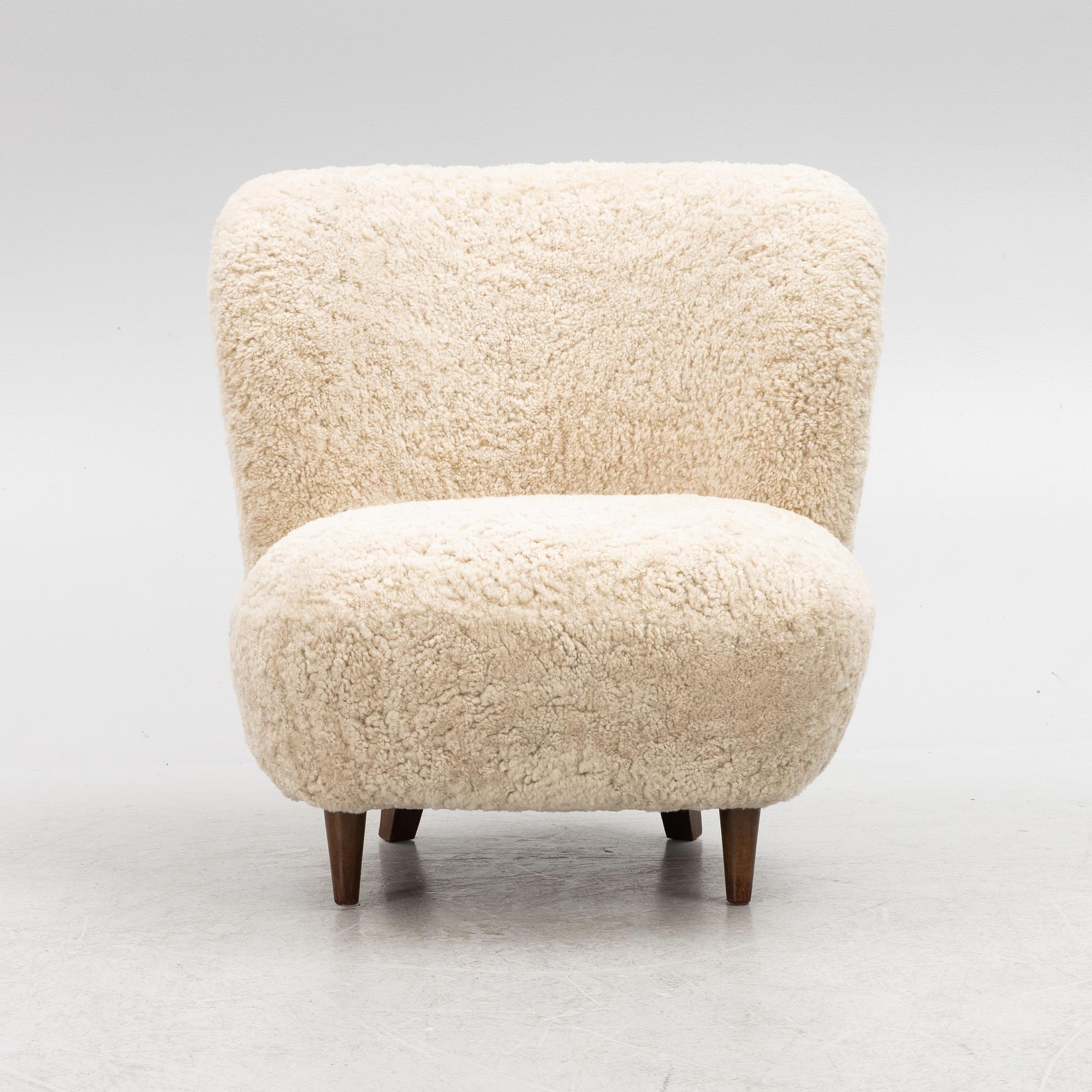 Armchair, Swedish Modern, first half of the 20th century.