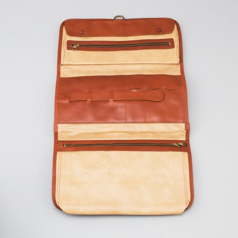 A Mulberry scotchgrain beautybox and travel wash case.