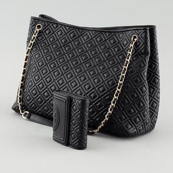 TORY BURCH, "Flemming" väska och plånbok.