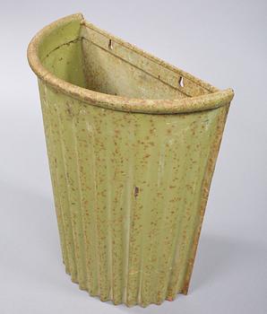 PAPPERSKORG, vägghängd, 1900-talets andra kvartal/mitt.