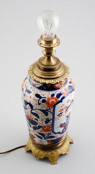 BORDSLAMPA, porslin, Japan, imari, tidigt 1900-tal.