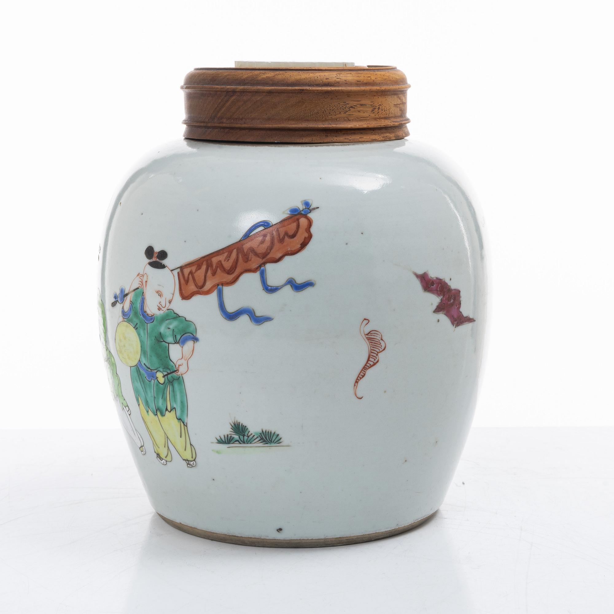 Bojan med trälock med nefrit, Kina sen Qingdynasti.