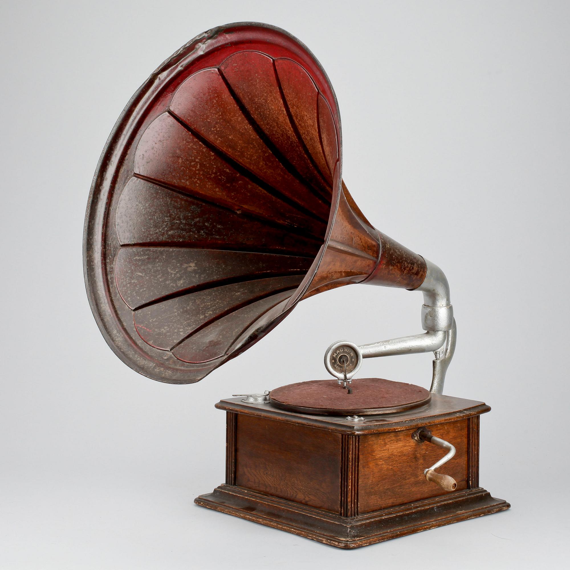 TRATTGRAMMOFON, 1900-talets första hälft.