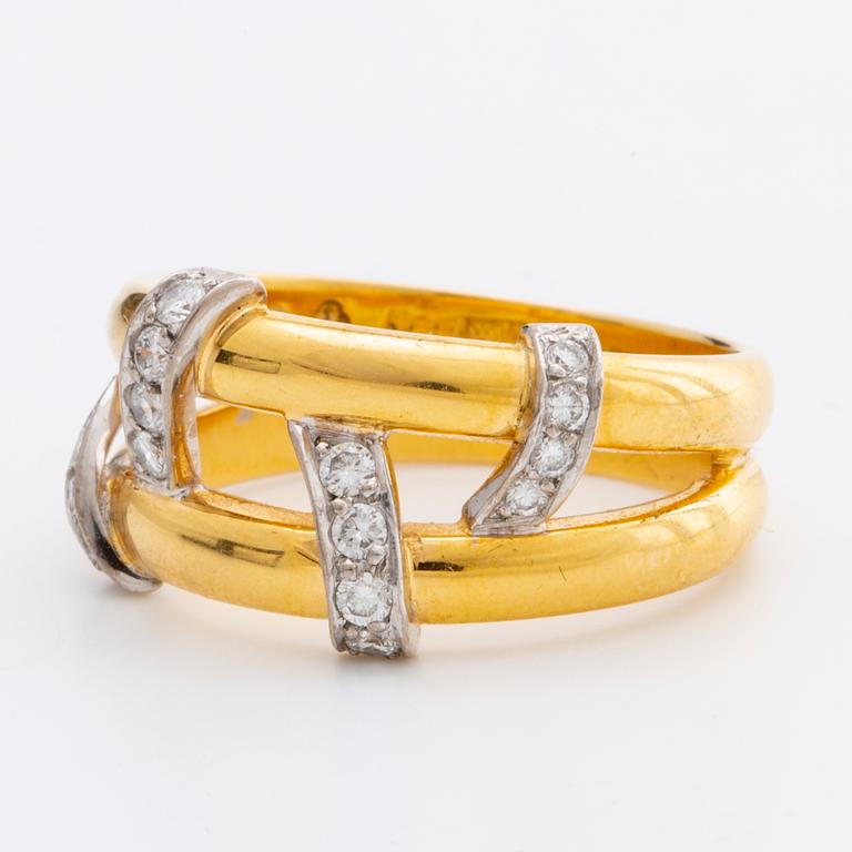 ENGELBERT RING 18k guld m briljanter 0,24 ct totalt ingraverat, Stockholm 1996, original etui och box.