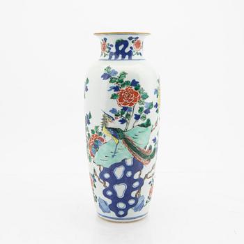 A Chinese 20th century porcelain vase.