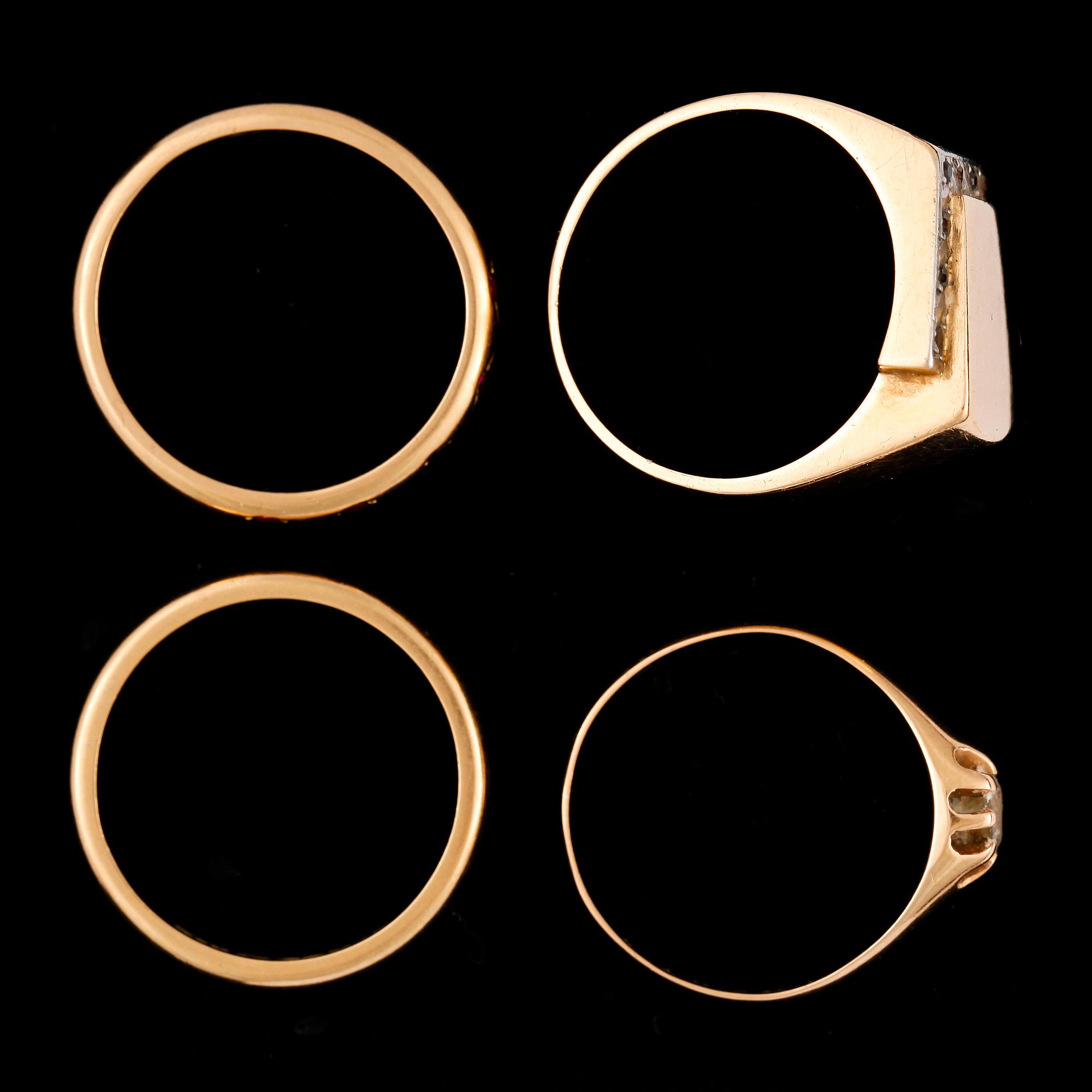 RINGAR, 4 st, 18k guld, vita och röda stenar. Total vikt 17 g.