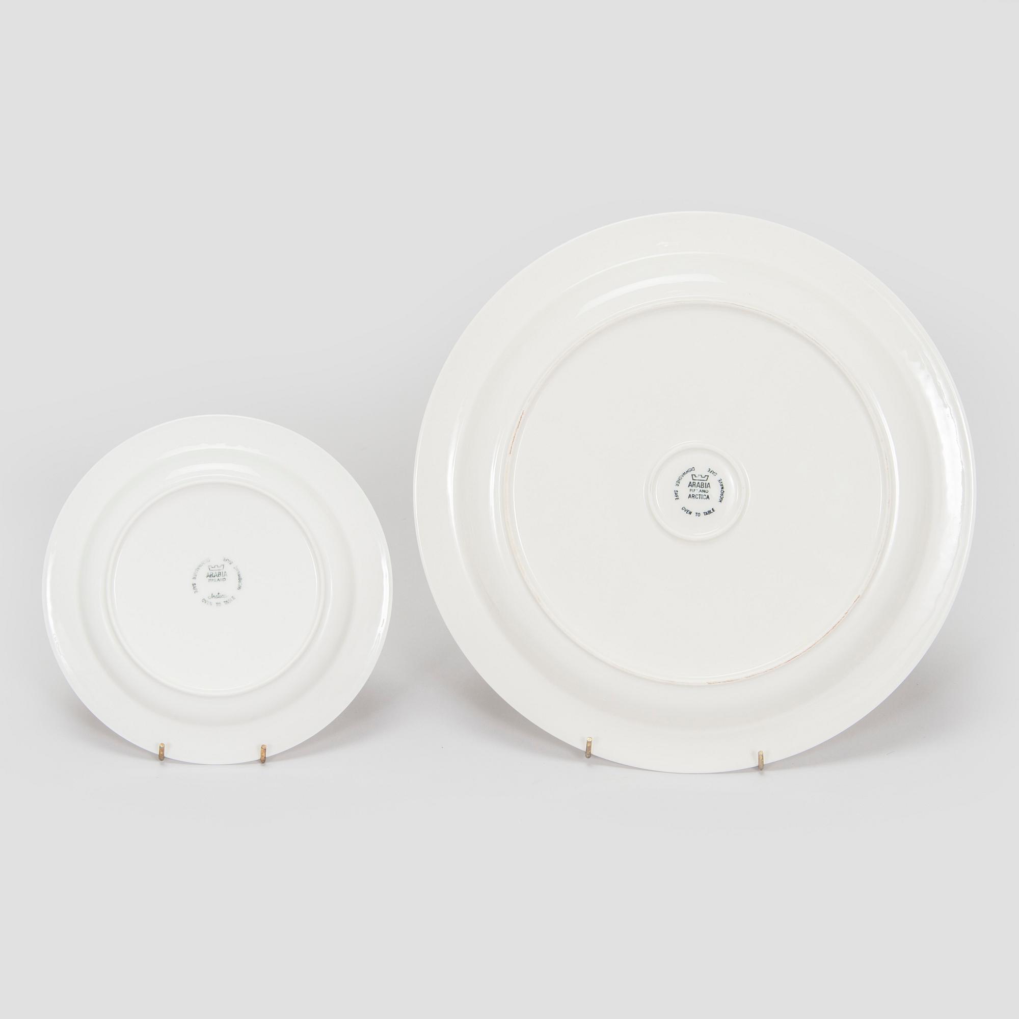 Inkeri Leivo, A 21-piece porcelain tableware set, 'Arctica' Arabia Finland.