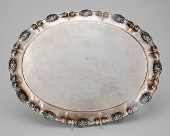 BRICKA, silver, otydliga stämplar, troligen Österrike, 1800/1900-tal. Vikt ca 800 gram.