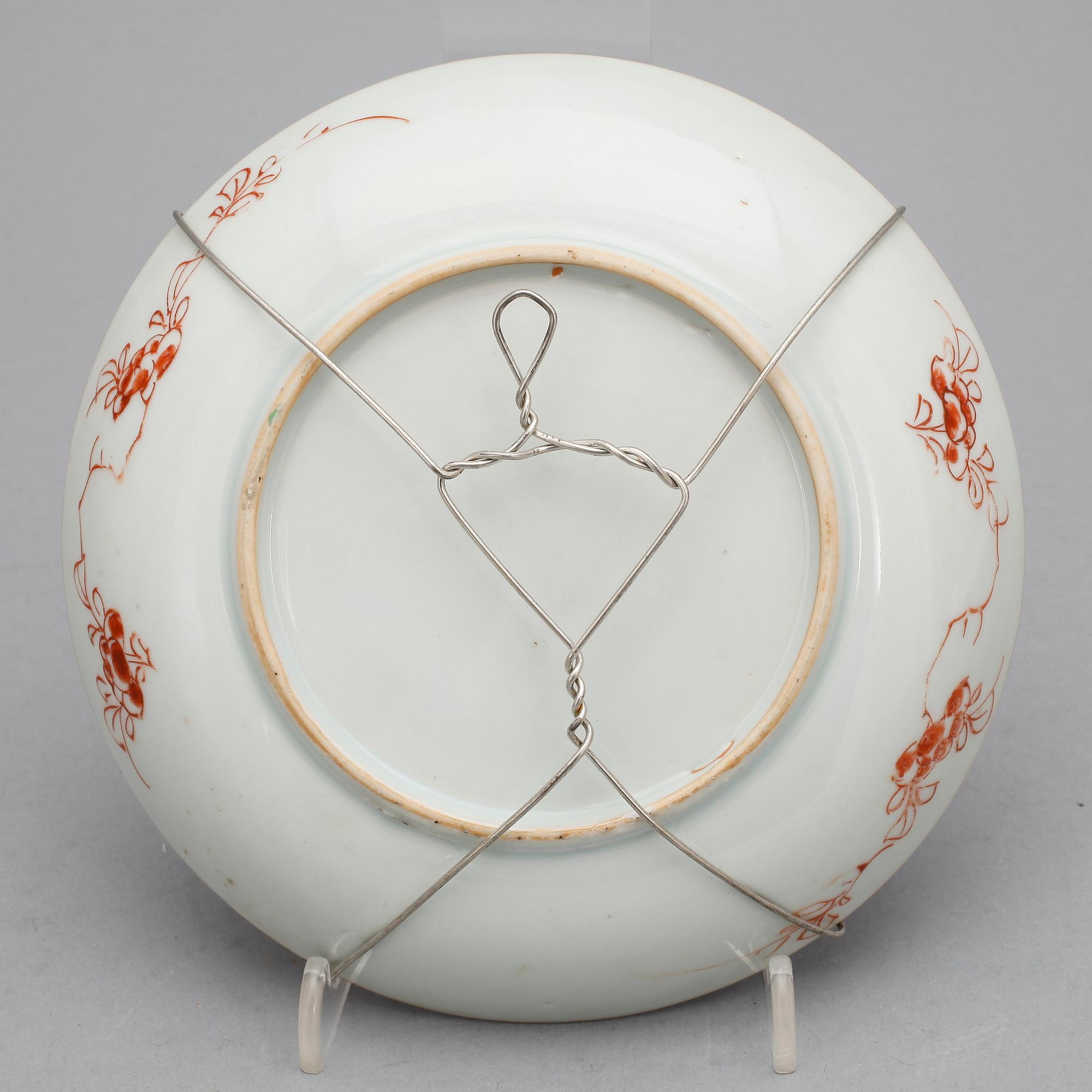 TALLRIKAR,  5 st, porslin Qing dynastin, 1700-tal.