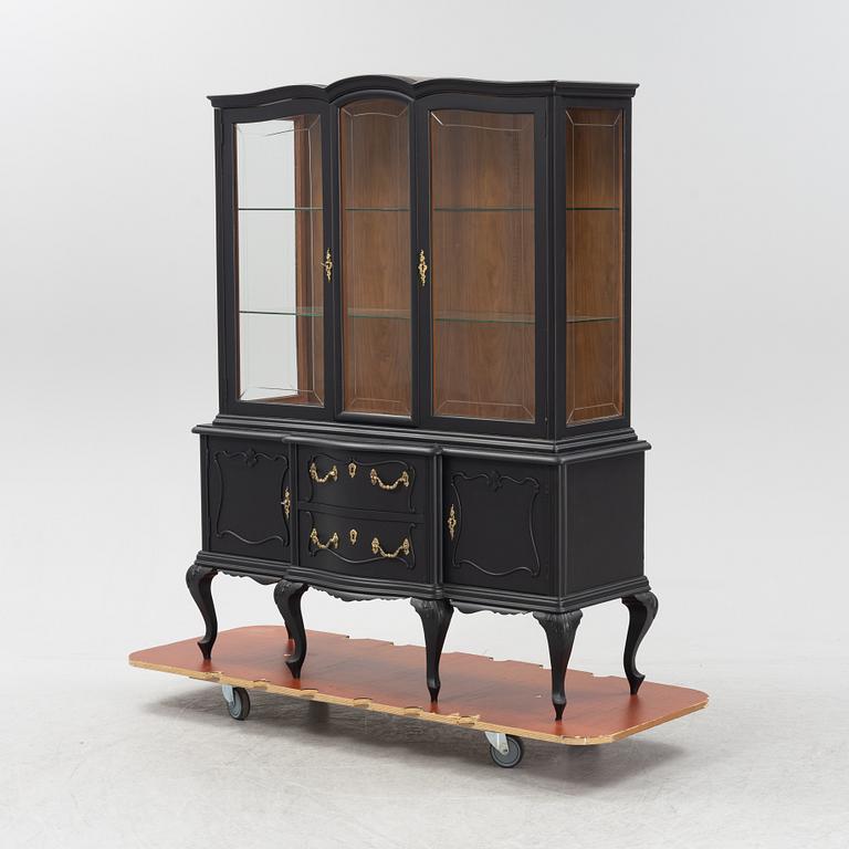 Vitrinskåp, Louis XV-stil, 1900-tal.