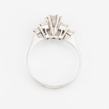 Ring, 14K white gold with brilliant-cut and baguette-cut diamonds.