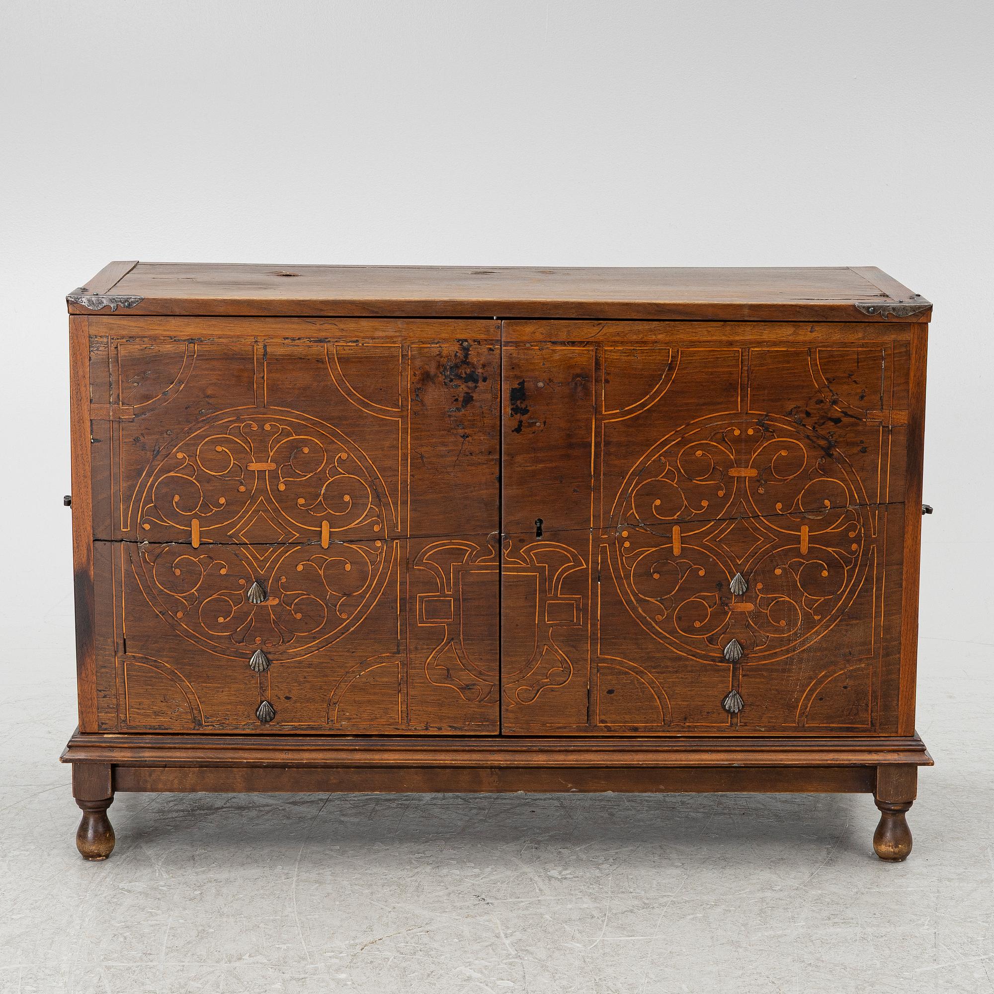 An 18th century cabinet.