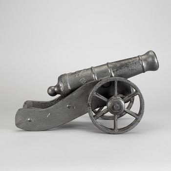 KANON, gjutjärn, Stavsjö Bruk, 1900-talets mitt.