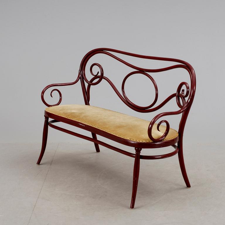 SOFFA, Thonet-typ. 1900-talets början.