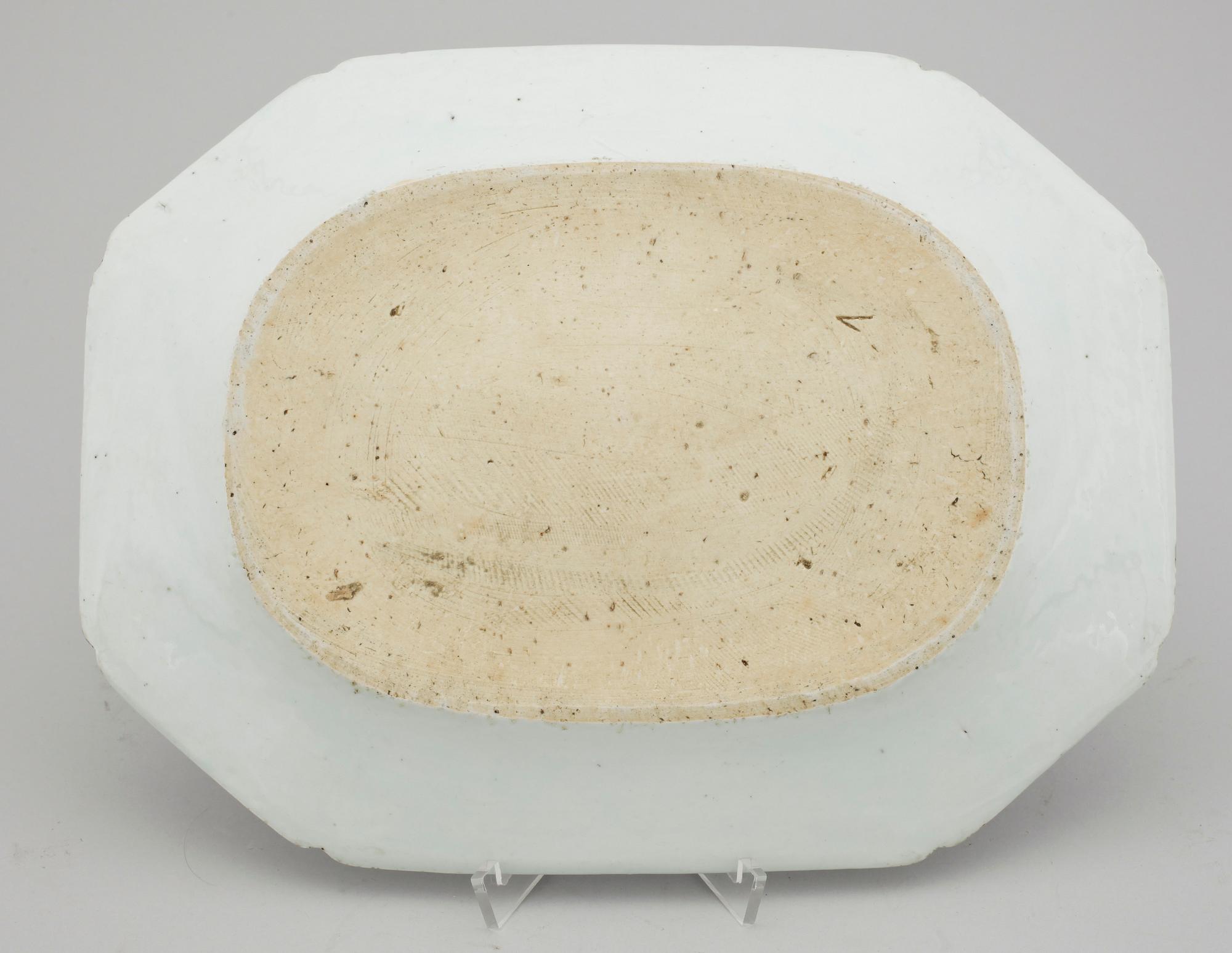 STEKFAT, porslin, Kina, Qianlong/Jiaqing, sent 1700-tal.