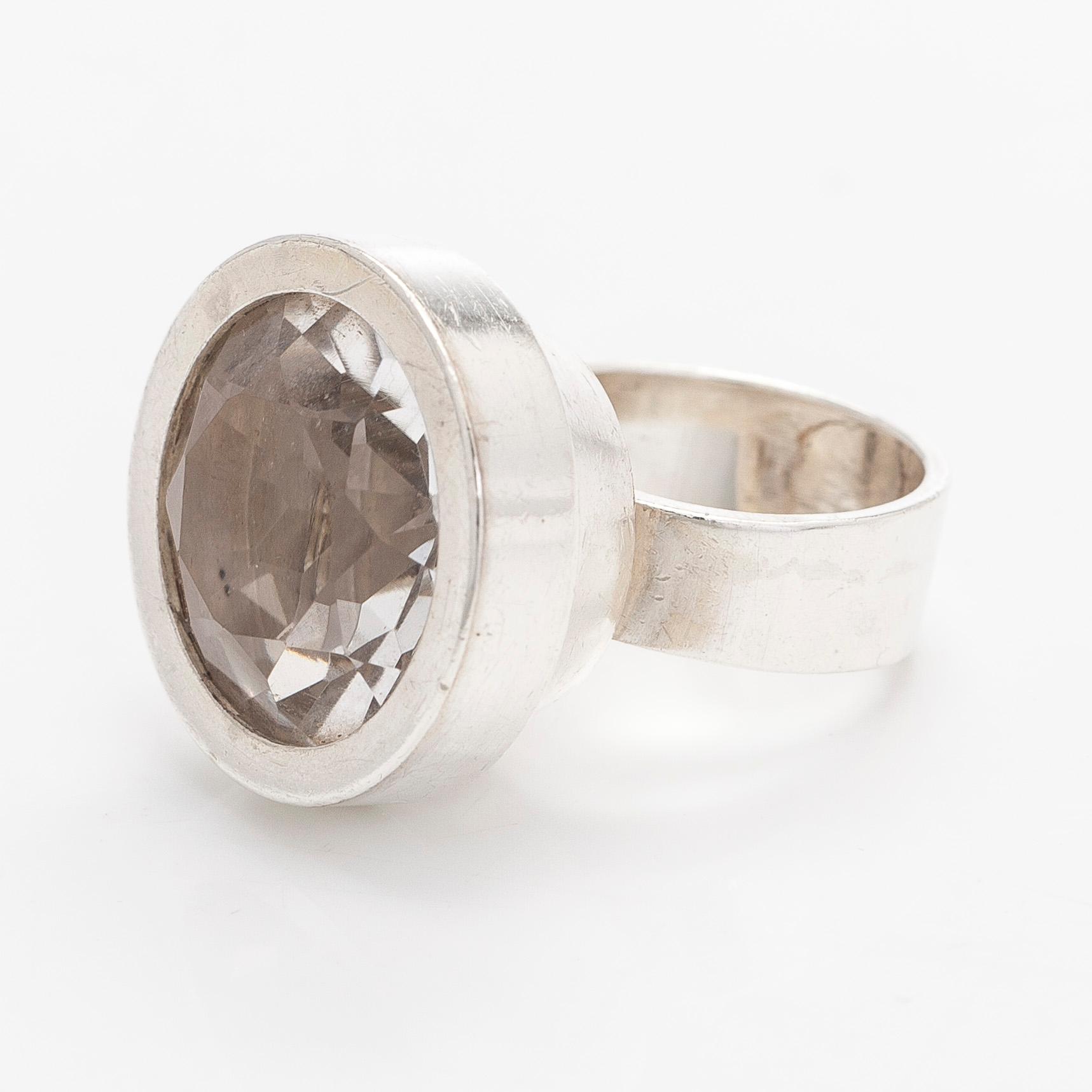 Elis Kauppi, ring, silver och bergskristall, Kupittaan Kulta, Åbo.