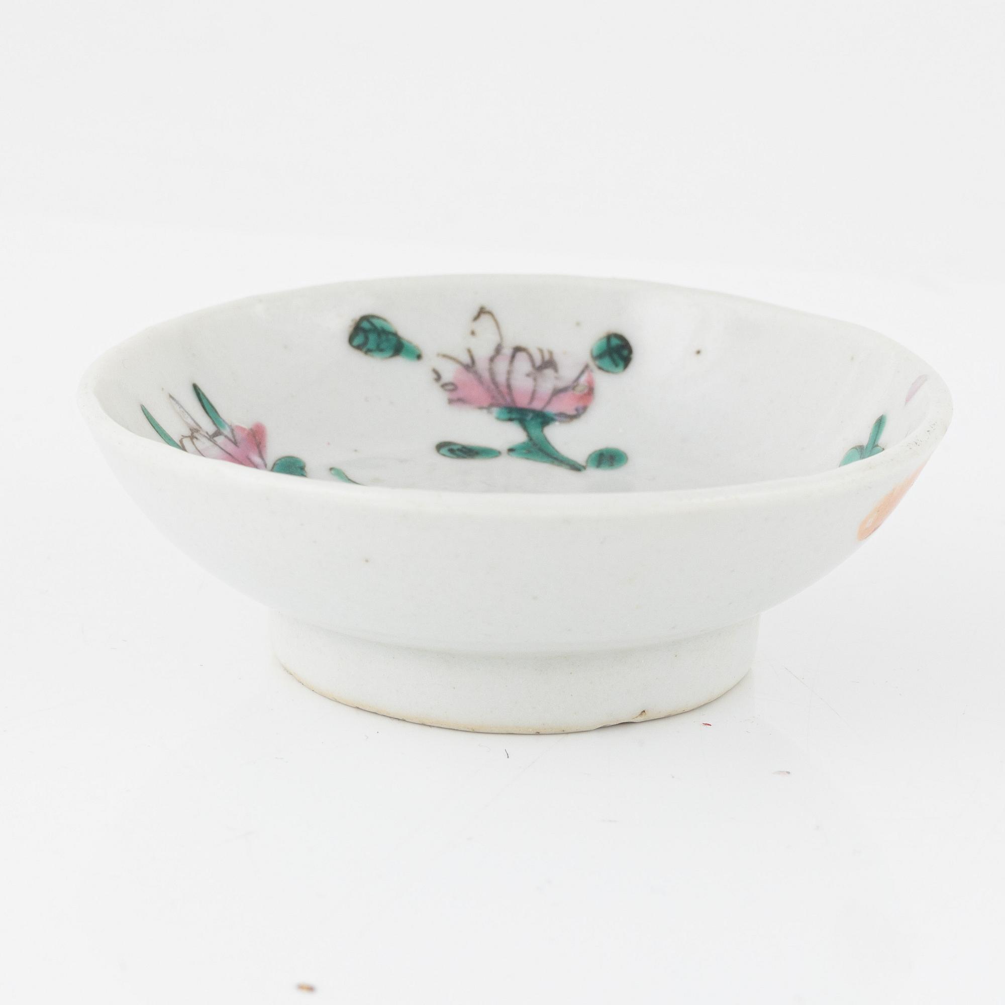 Box with lid, cup with lid, and bowl, porcelain, China, late Qing Dynasty, late 19th century.