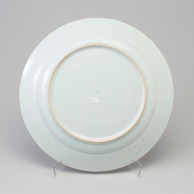 A blue and white export porcelain dish, Qing dynasty, Qianlong (1736-95).