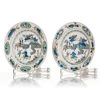 A pair of famille verte plates, Qing dynasty, Kangxi (1662-1722).