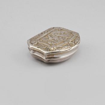 DOSA, silver, rokoko, omkring 1700-talets mitt, vikt 84 gram.
