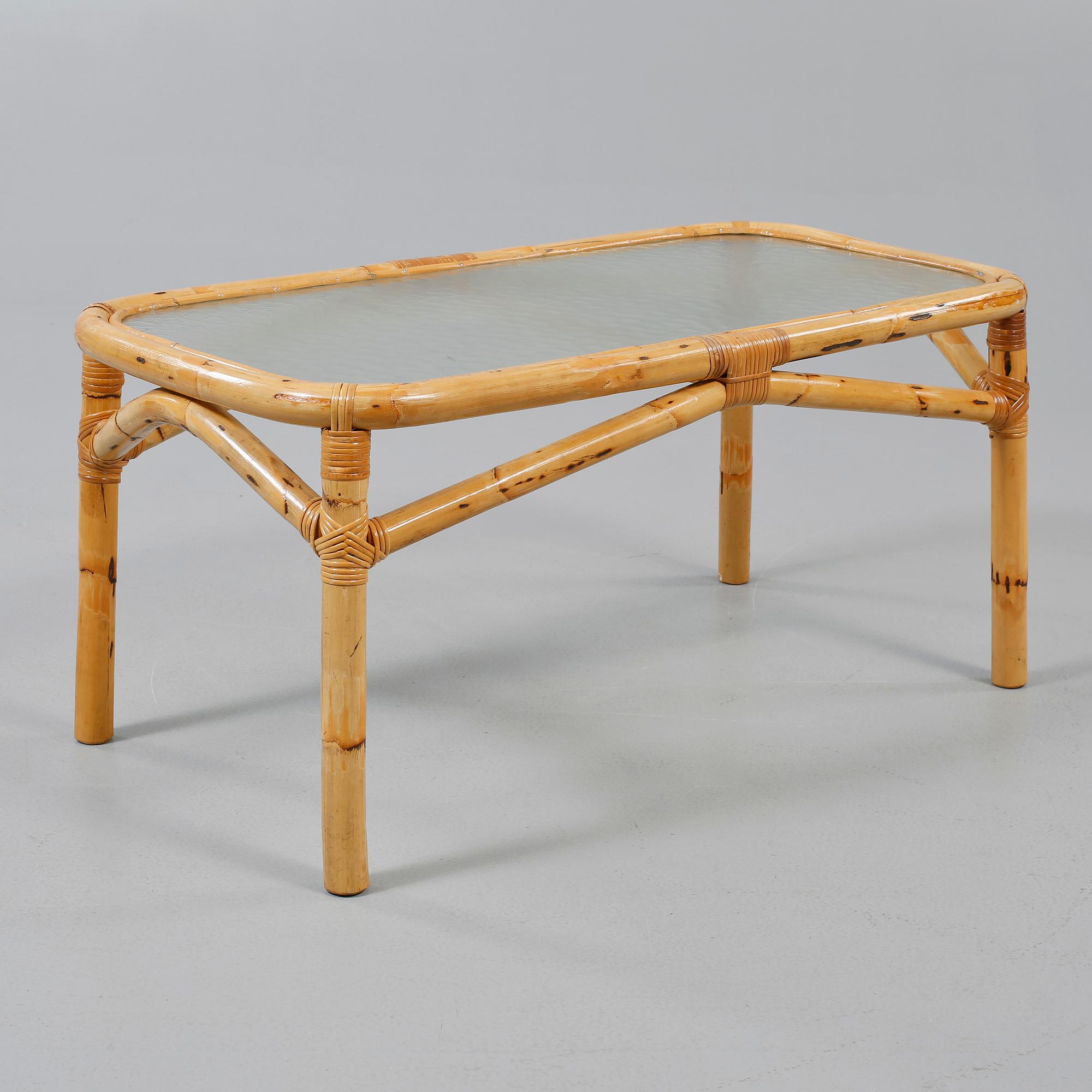 KORGMÖBEL, 4 delar, 1900-talets andra hälft.