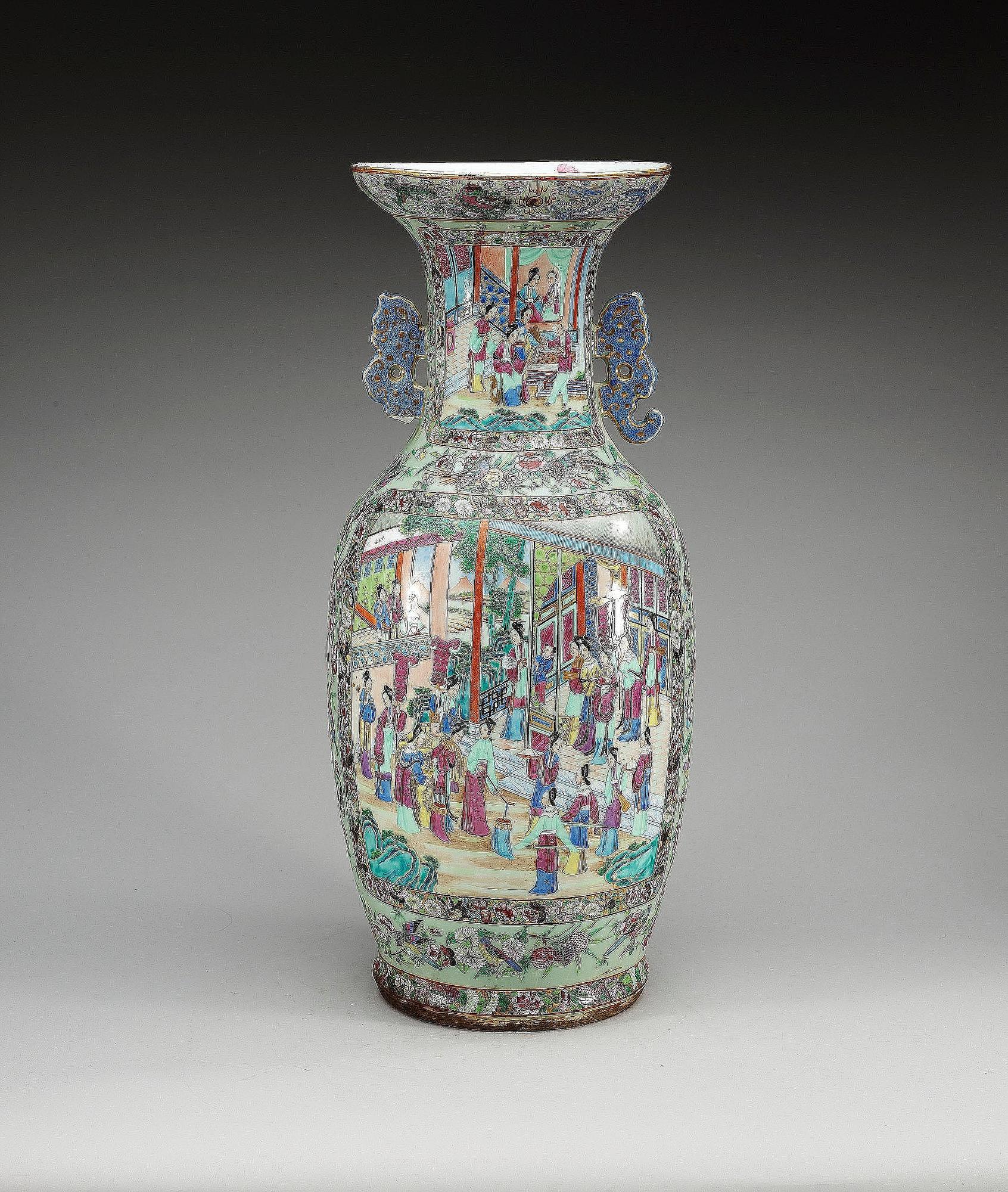 VAS, porslin. Qing dynastin, Kanton, 1800-tal.