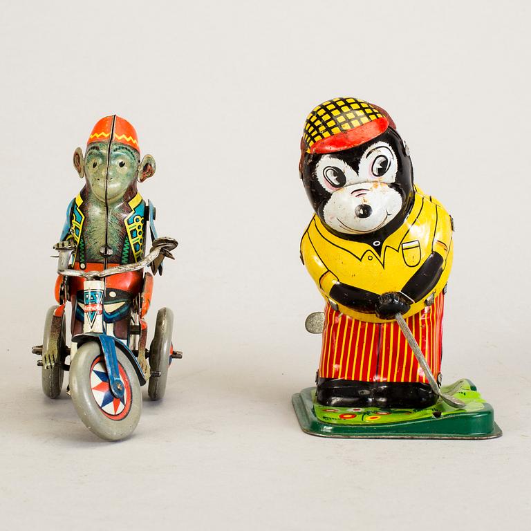 A lot of three tinplate toys Japan and Germany 1950s.