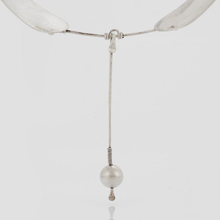 Vivianna Torun Bülow-Hübe, a silver necklace, executed in her own wokshop, Stockholm 1955.