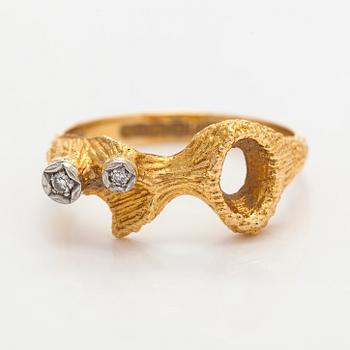 Björn Weckström, an 18K gold and eight-cut diamond ring 'Diamond Peaks', Lapponia 1975.