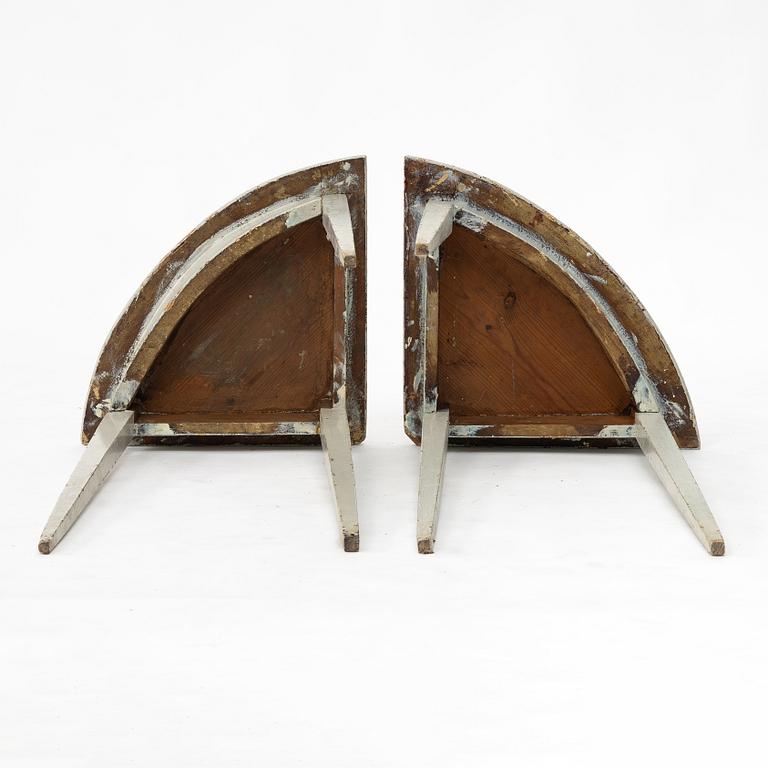 A pair of Gustavian corner tables, early 18th century.
