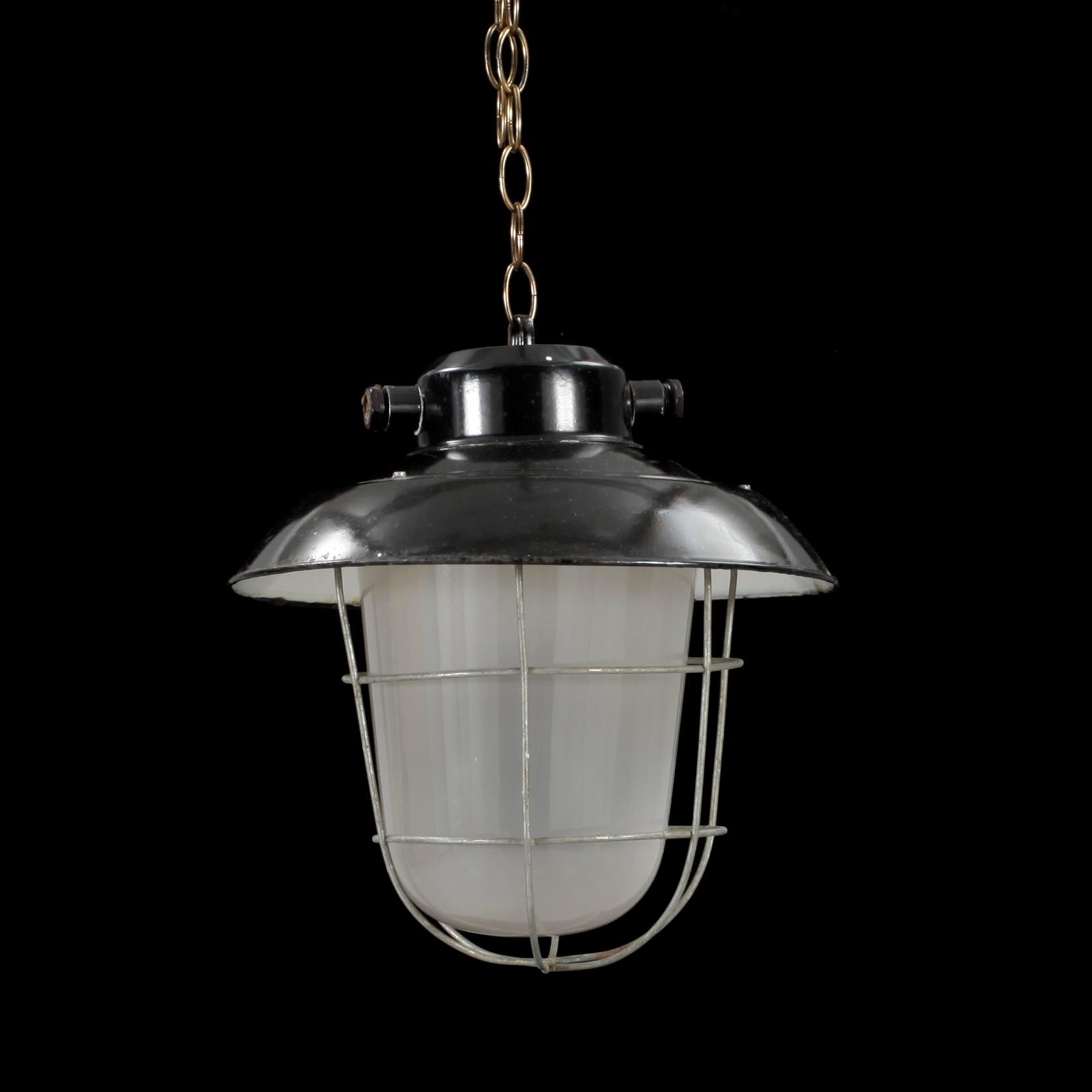 TAKLAMPA, industri, 1900-talets första hälft. Höjd 38 cm.