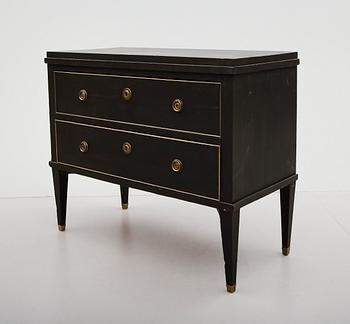 BYRÅ, gustaviansk stil, 1900-talets första hälft.