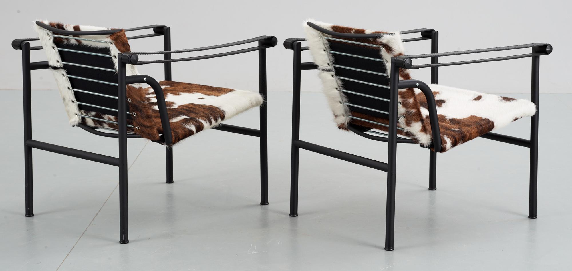 LE CORBUSIER, karmstolar, ett par, "LC-1", Cassina, Italien.
