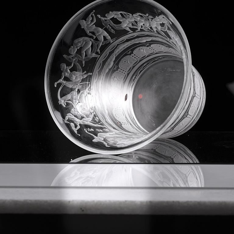 Simon Gate, an engraved glass bowl with plate, Orrefors, Sweden 1923, model 122.