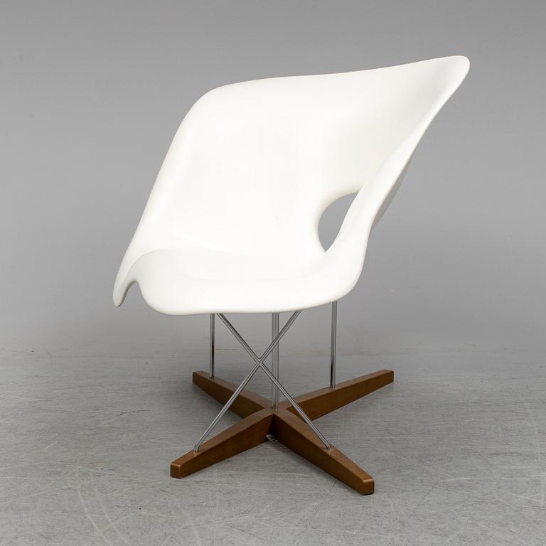 CHARLES AND RAY EAMES, , ”La Chaise”, Vitra.