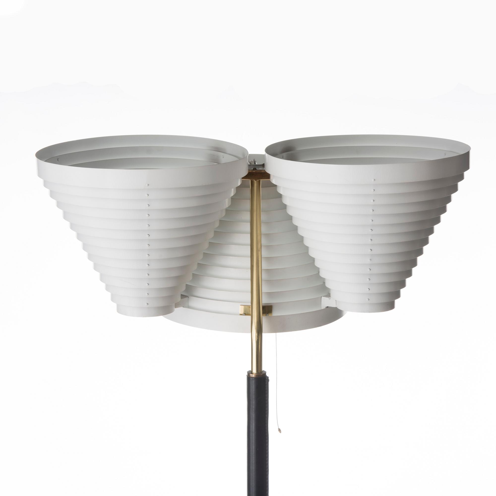 ALVAR AALTO, FLOOR LAMP, A 809. Alvar Aalto, stamped Valaistustyö.