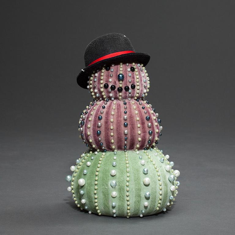 SNÖGUBBE MED PÄRLOR, "Klumpen", NK 2013, JoAnn Tan Studio.